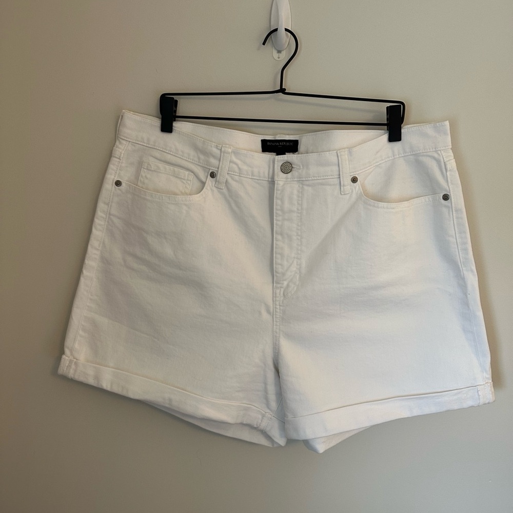 Banana Republic White Women's Jean Shorts